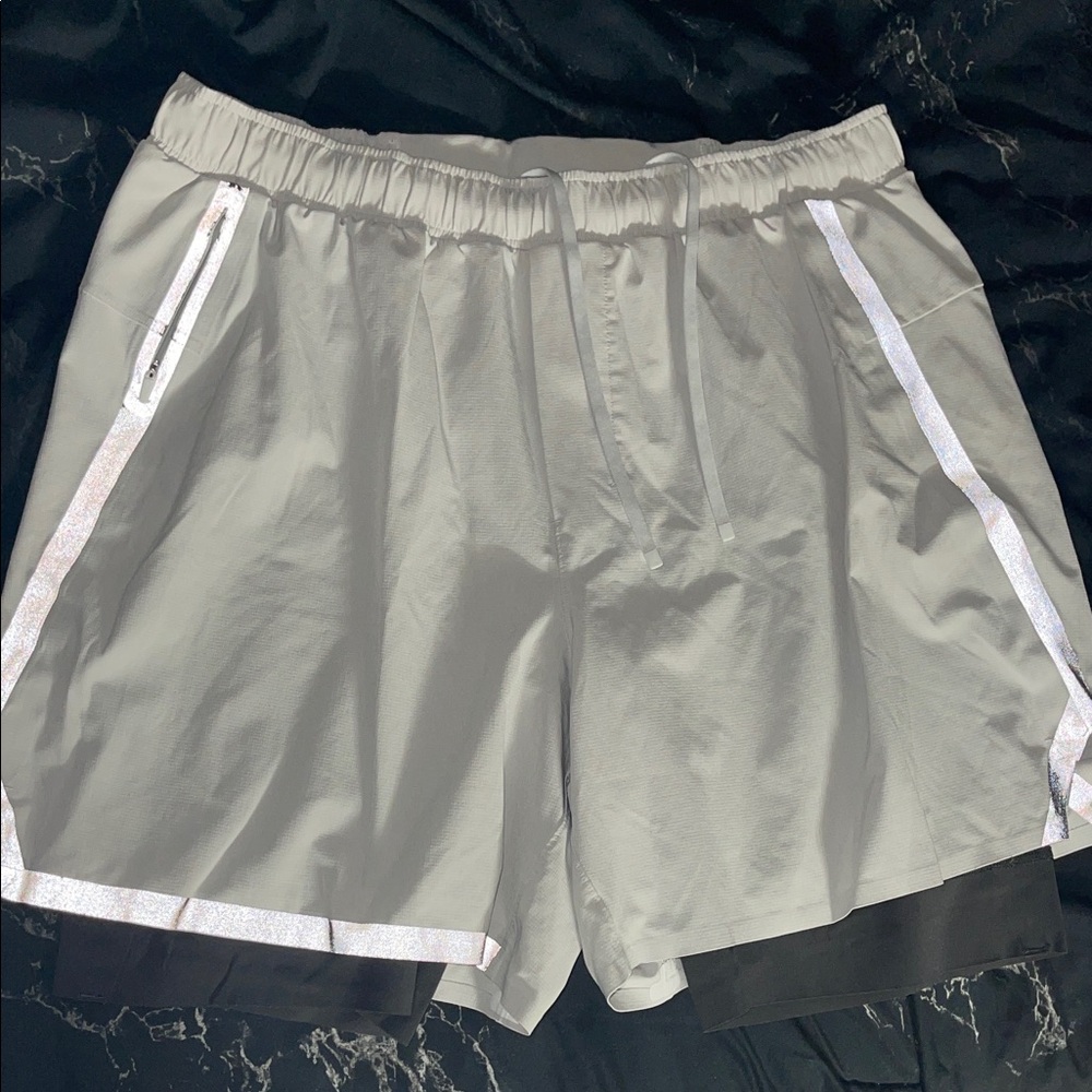 Men's large Lululemon shorts